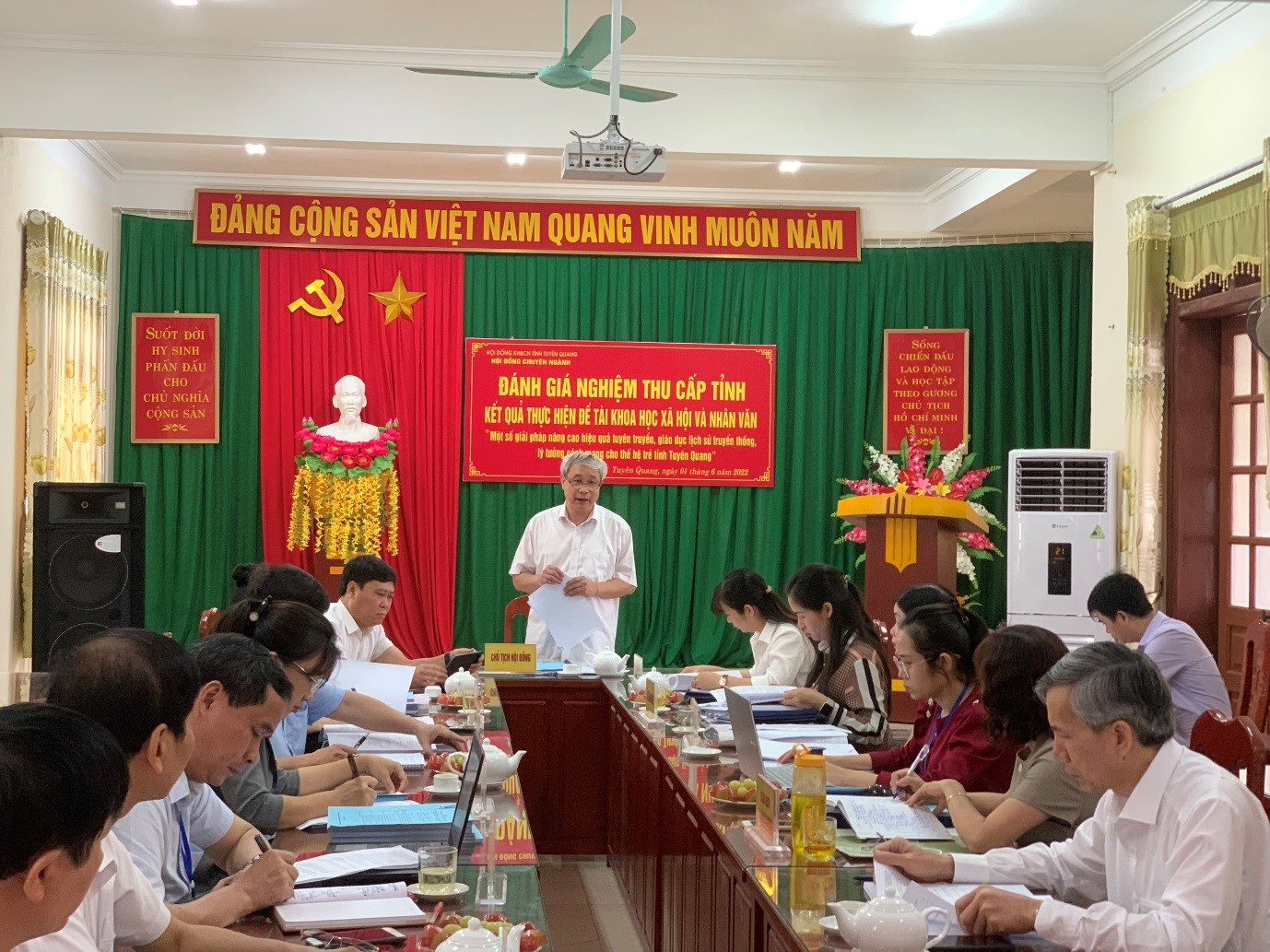 Nghiệm thu cấp tỉnh đề tài "Một số giải pháp nâng cao hiệu quả tuyên truyền, giáo dục lịch sử truyền thống, lý tưởng cách mạng cho thế hệ trẻ tỉnh Tuyên Quang”.